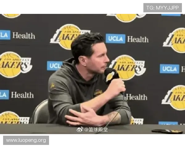 雷迪克谈防守失误：专注詹姆斯进攻策略